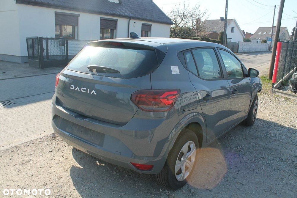 Dacia Sandero - 5