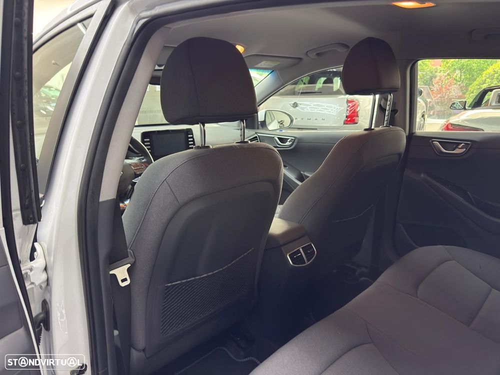 Hyundai Ioniq 1.6 GDI PHEV Pack Plus - 44