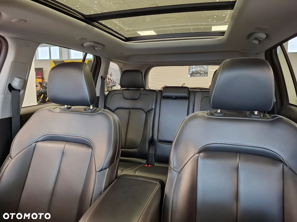 Jeep Grand Cherokee - 12