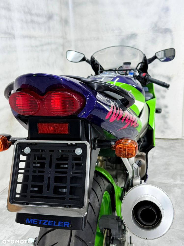 Kawasaki ZXR - 21