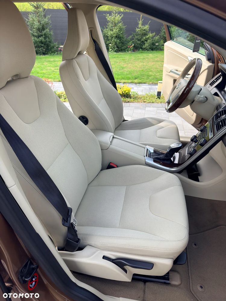 Volvo XC 60 2.4D AWD - 18