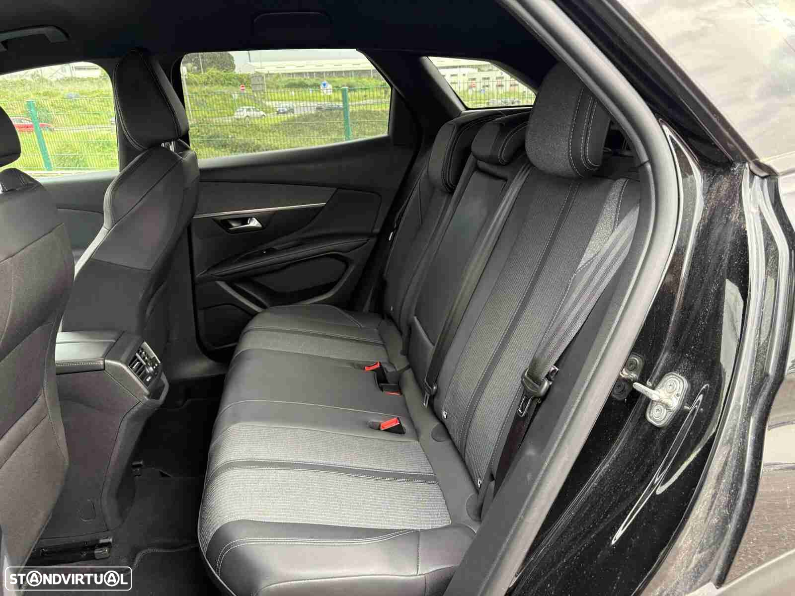 Peugeot 3008 1.5 BlueHDi Allure Pack EAT8 - 6