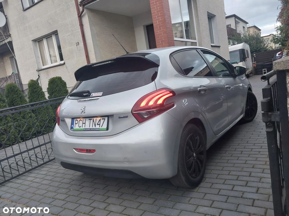 Peugeot 208 - 3