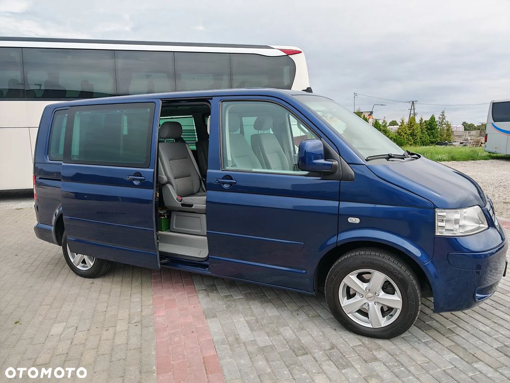 Volkswagen Multivan - 12