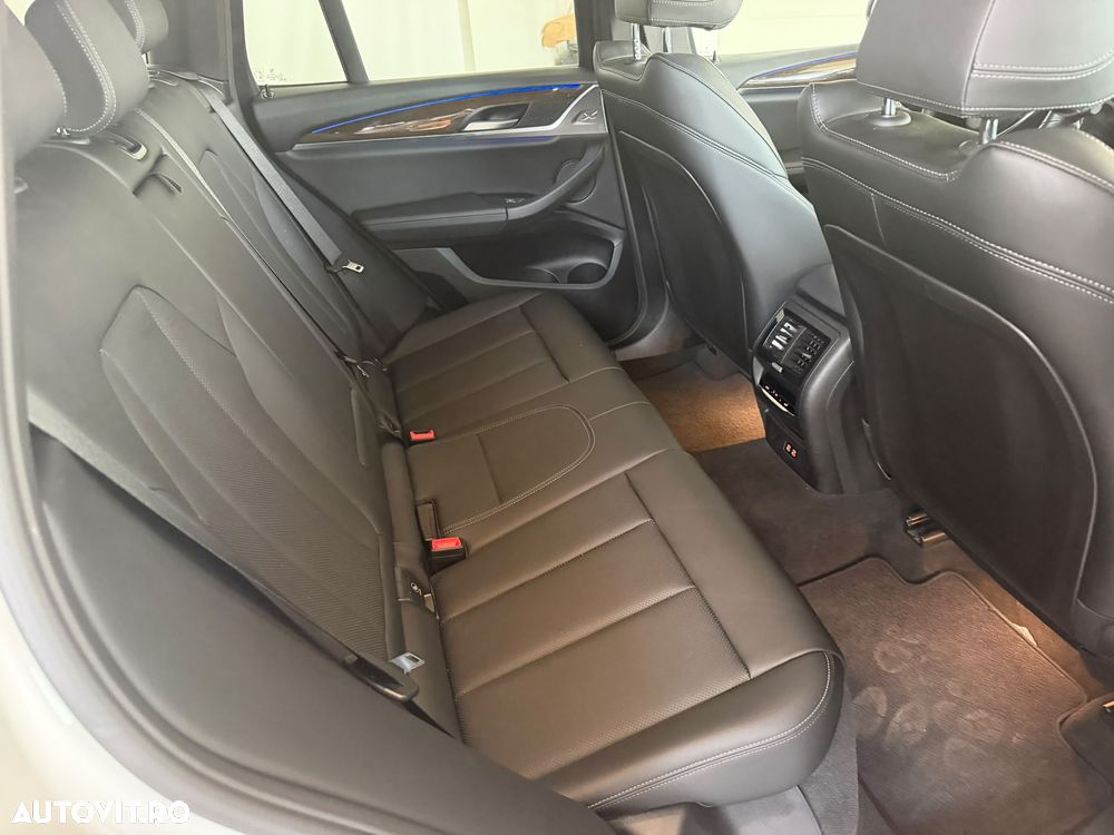 BMW X3 xDrive30i AT Luxury Line - 9