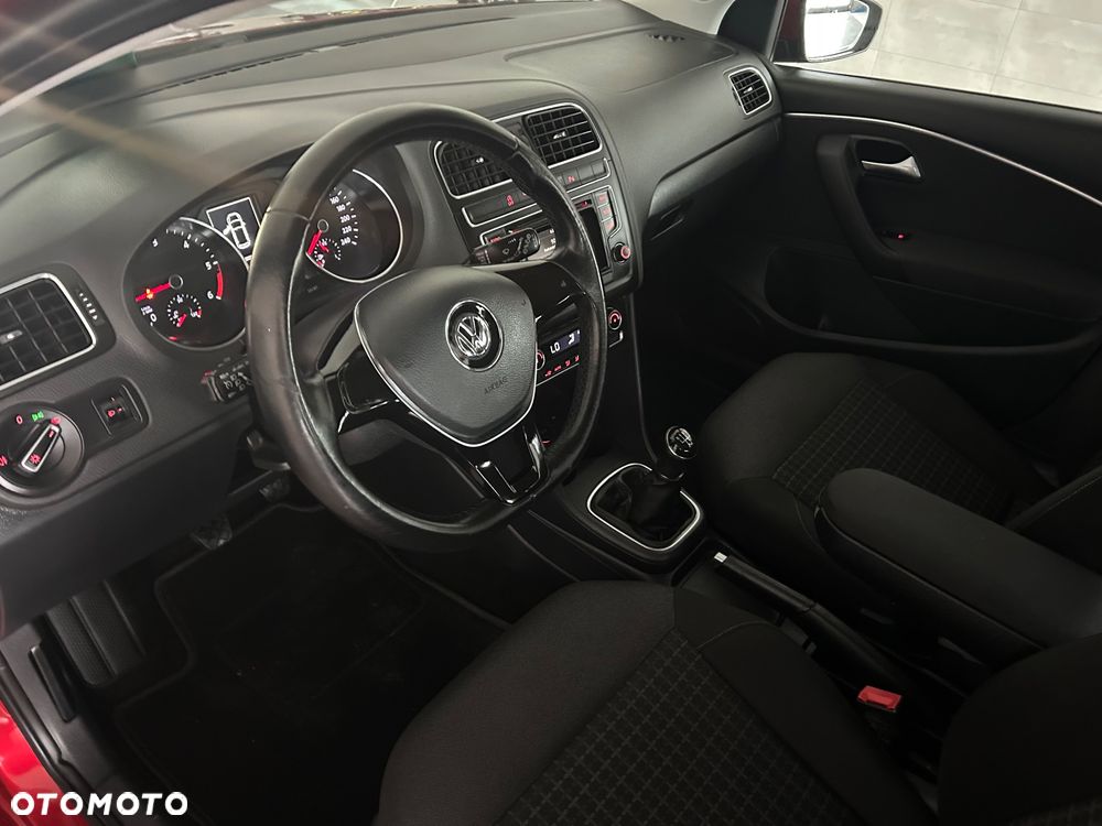 Volkswagen Polo 1.4 TDI (Blue Motion Technology) Comfortline - 16