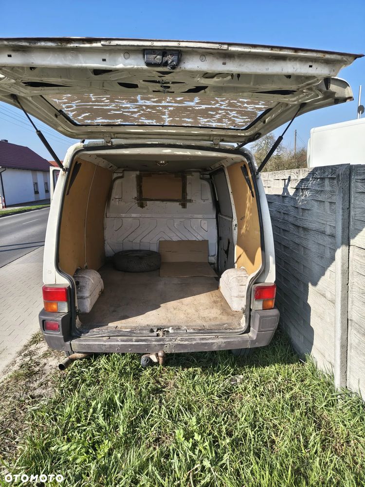 Volkswagen Transporter - 4