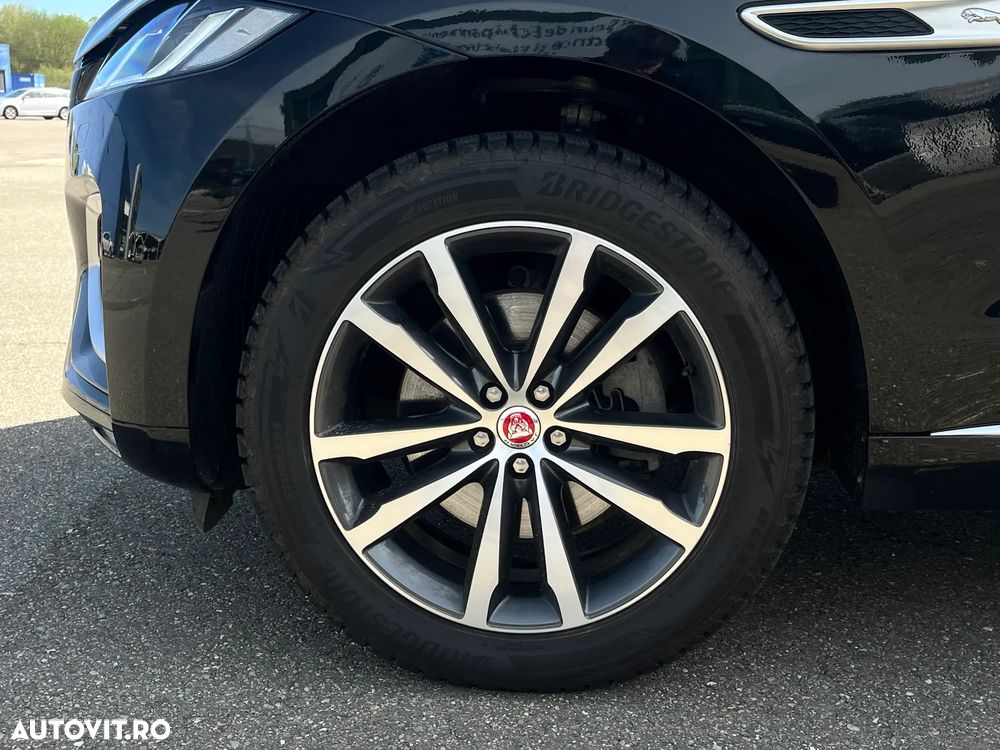 Jaguar F-Pace 25t AWD R-Sport - 37