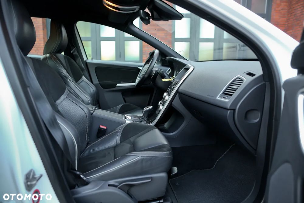 Volvo XC 60 D4 Geartronic RDesign - 24