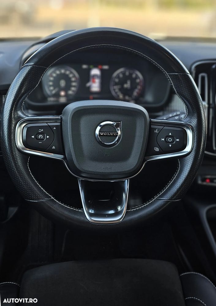 Volvo XC 40 T3 Geartronic RDesign - 12