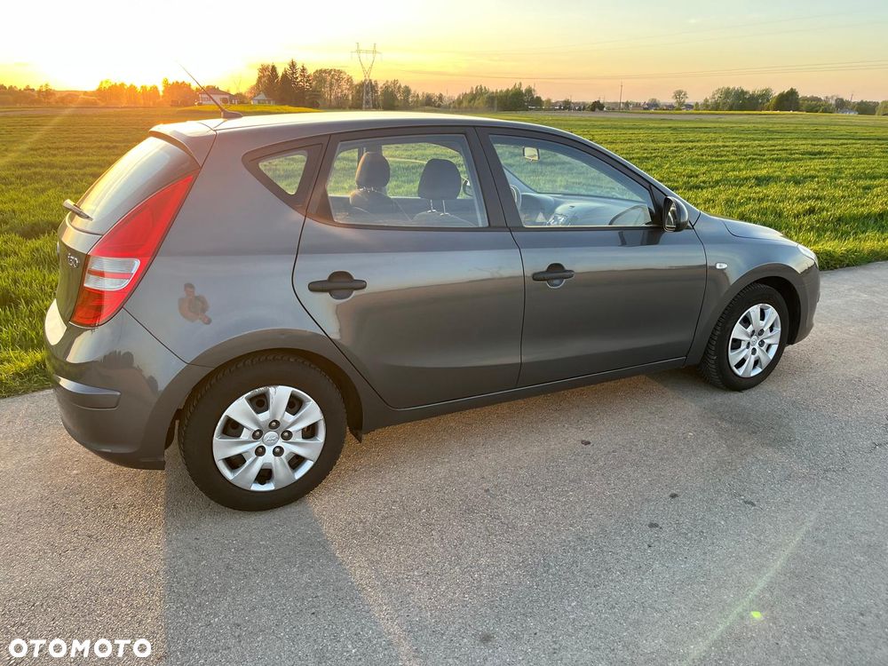 Hyundai i30 1.4 Base + - 33