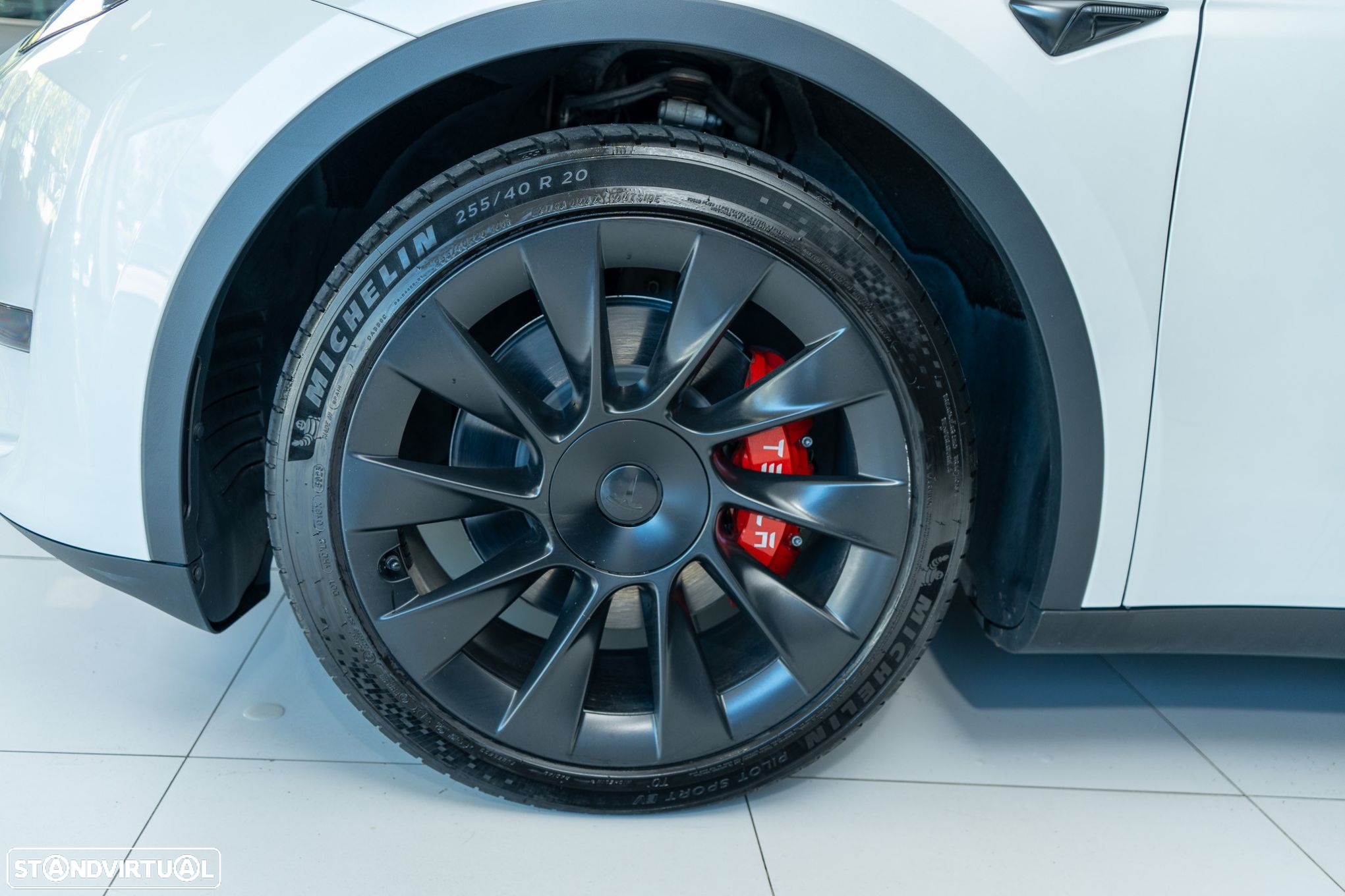 Tesla Model Y Long Range Tração Integral - 33