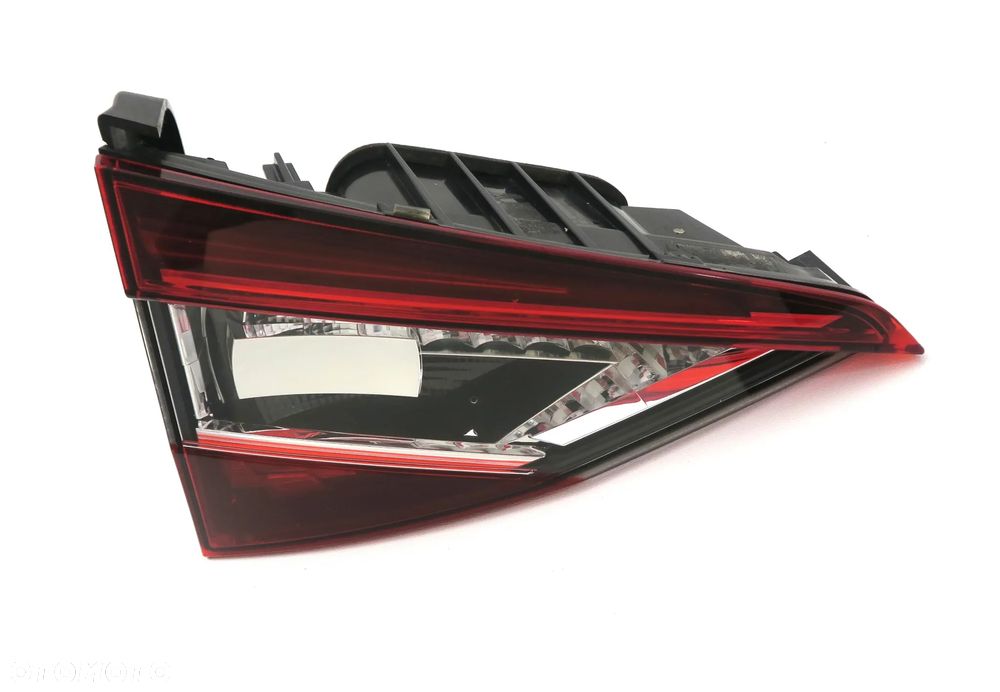 SKODA SUPERB 3 III kombi 3V9 Lampa LED klapa tył L ORYGINAŁ OE - 9