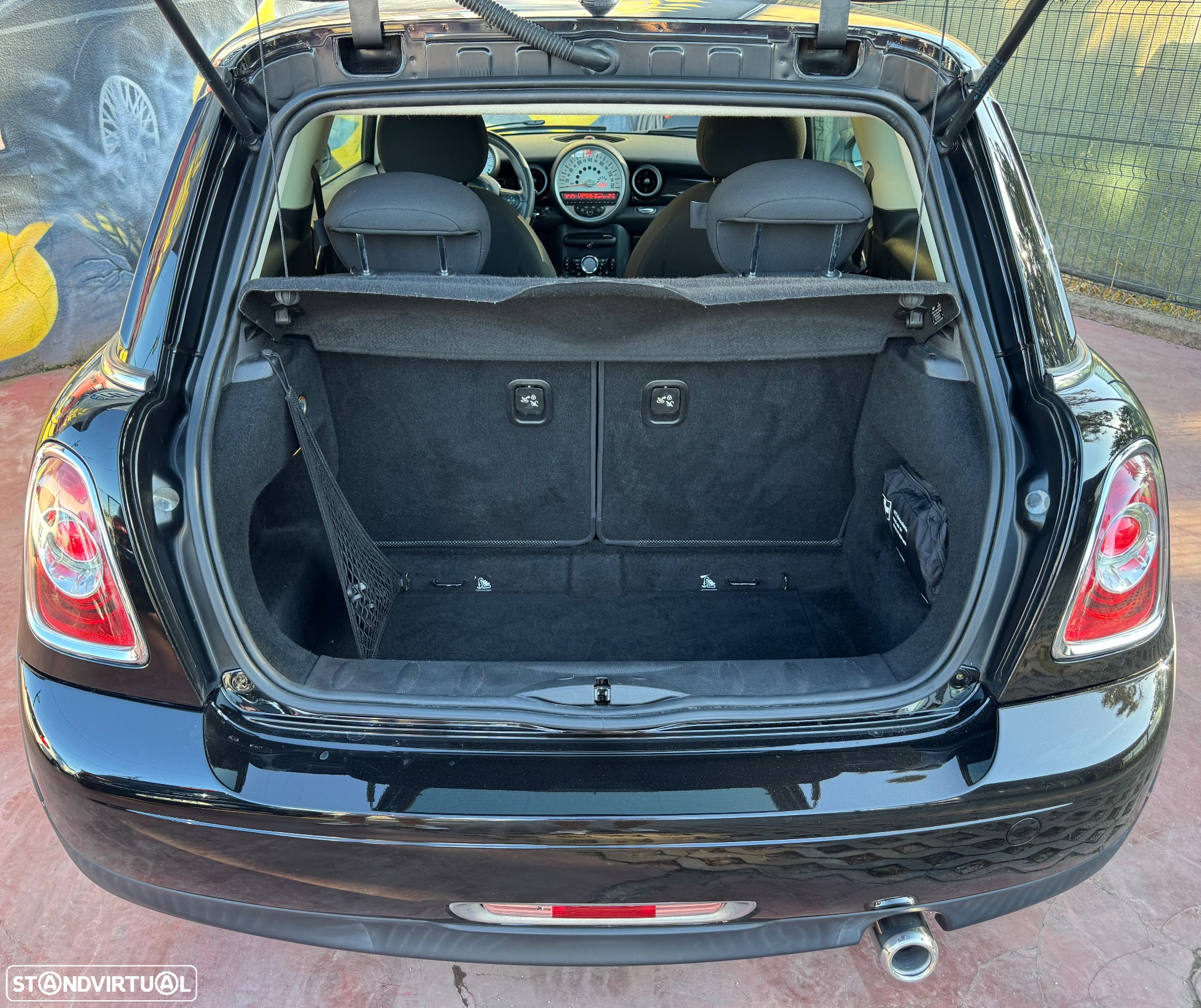 MINI 3 Portas One D - 8