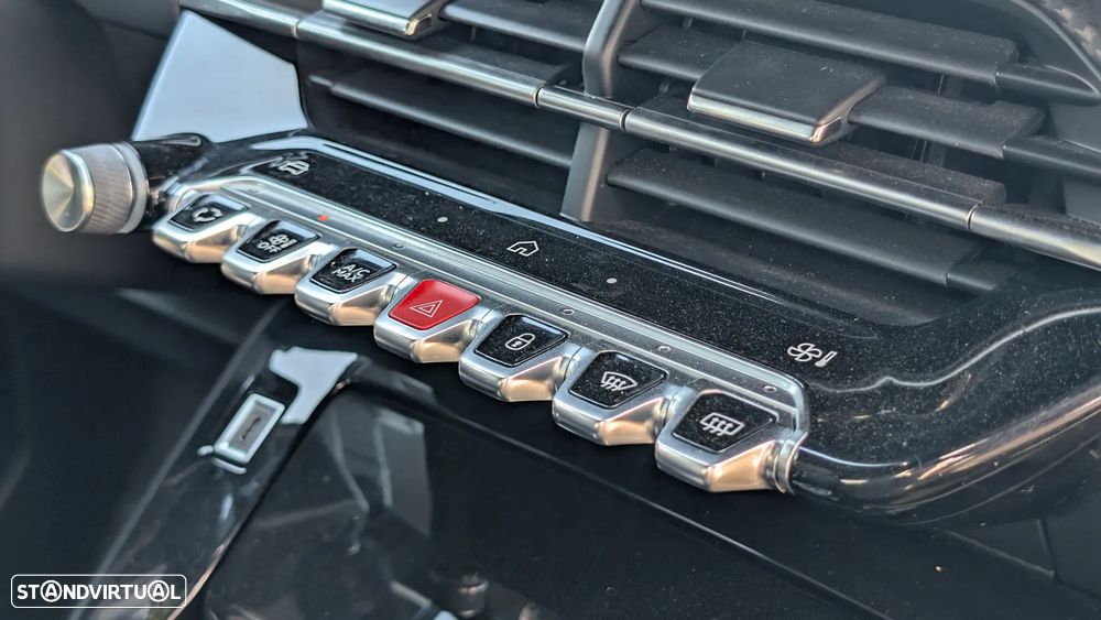 Peugeot 2008 1.2 PureTech GT EAT8 - 13