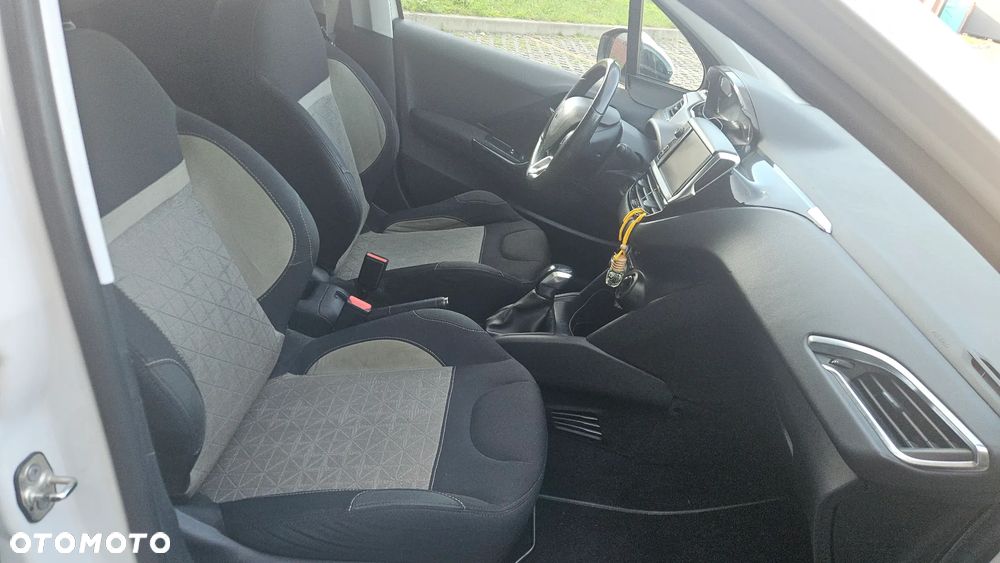 Peugeot 208 1.2 PureTech Active - 20