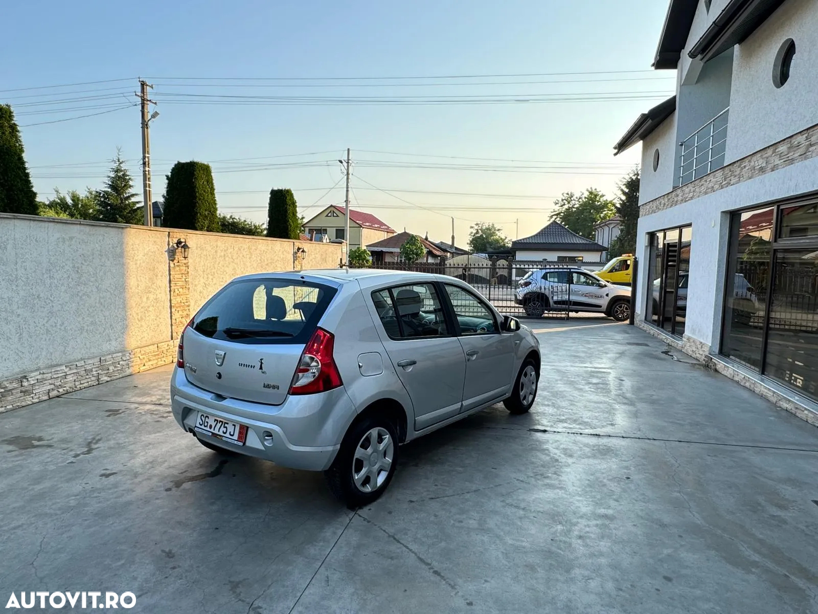 Dacia Sandero 1.6 MPI Laureate - 5