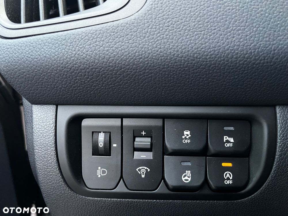 Kia Rio - 12