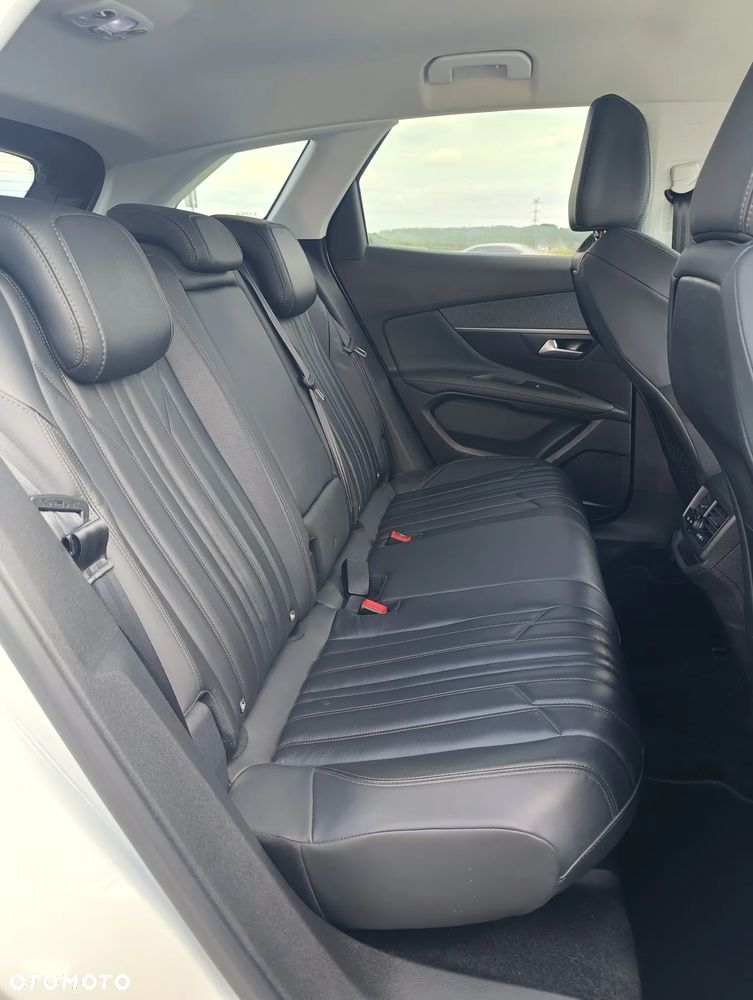 Peugeot 3008 PureTech 130 Stop & Start GPF Active Pack - 17