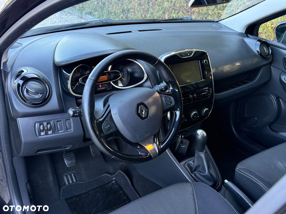 Renault Clio 1.2 16V 75 Expression - 11