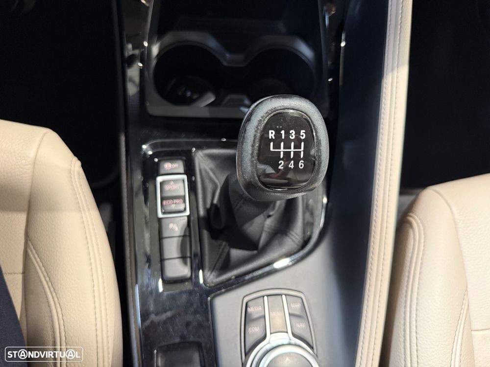 BMW X1 16 d sDrive Line xLine - 22