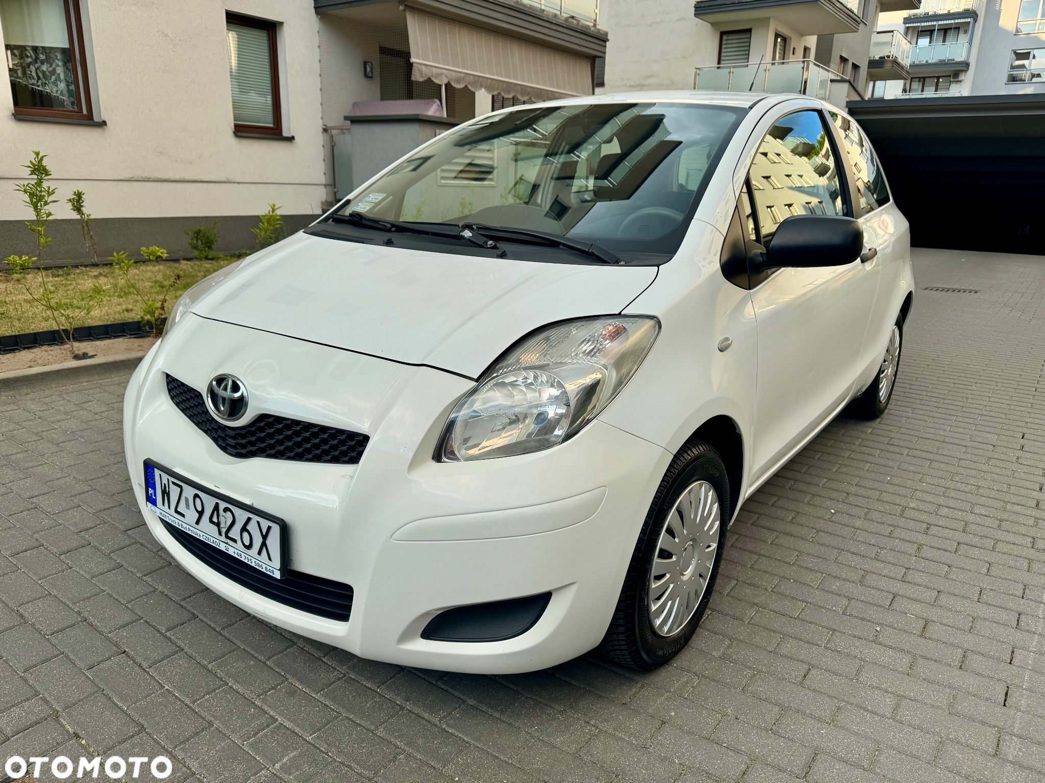 Toyota Yaris 1.0 Entry - 2