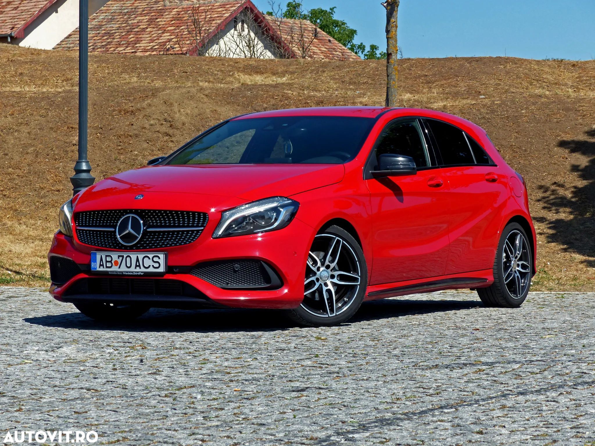Mercedes-Benz A 180 7G-DCT AMG Line - 1