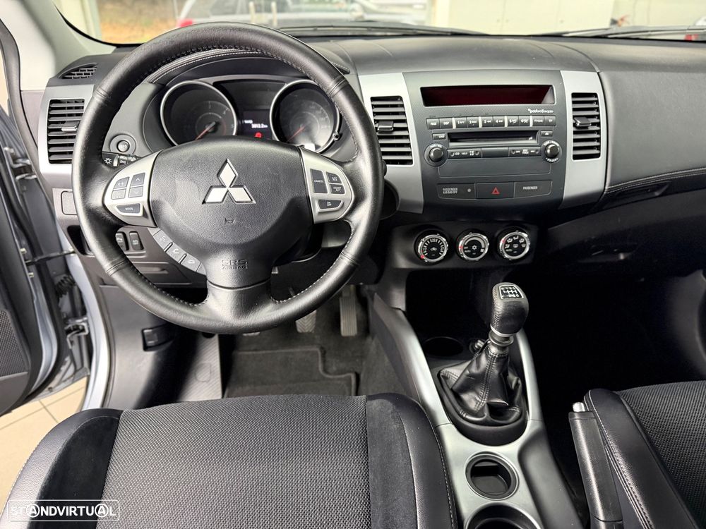 Mitsubishi Outlander 2.2 DI-D Instyle - 16