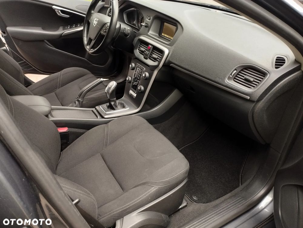 Volvo V40 D2 - 7