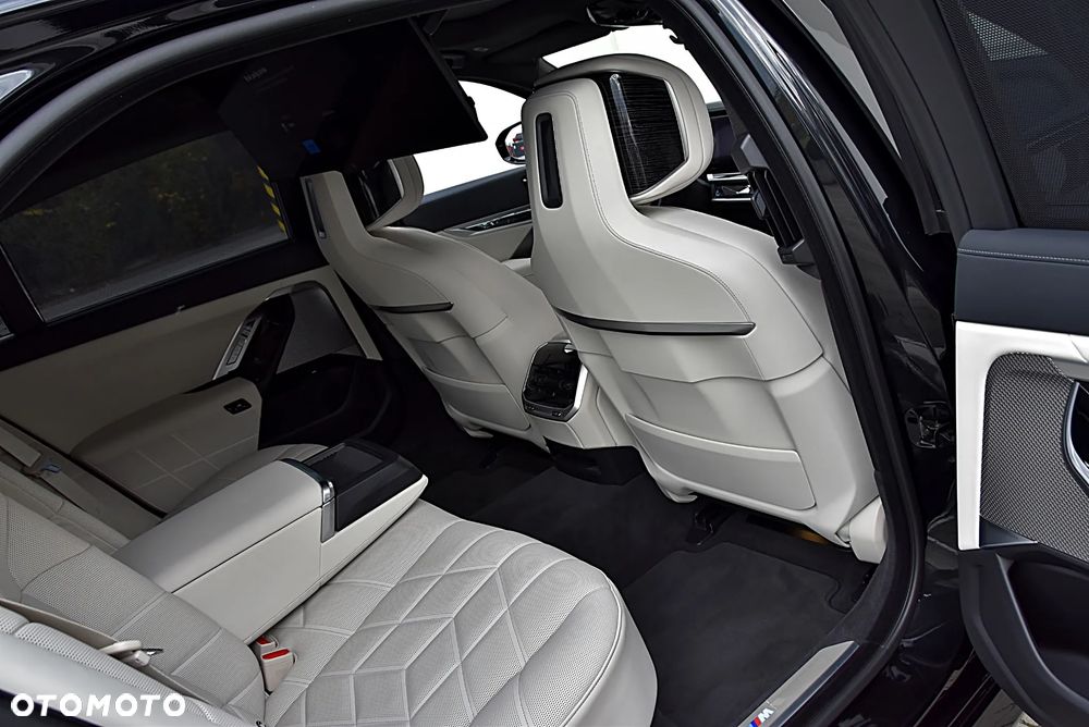 BMW Seria 7 740d xDrive mHEV sport - 23