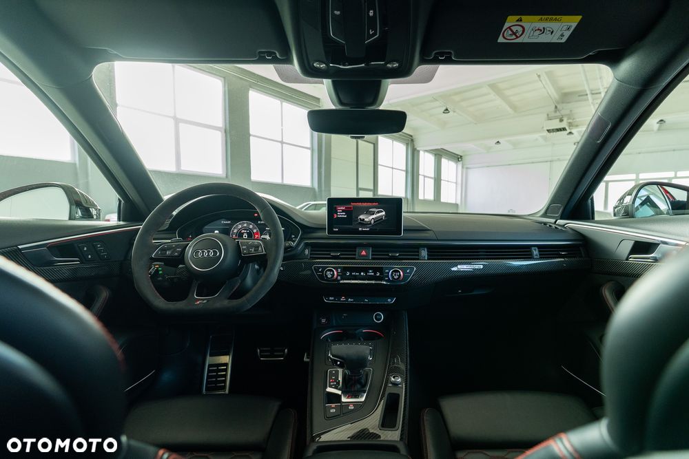 Audi RS4 Avant - 19