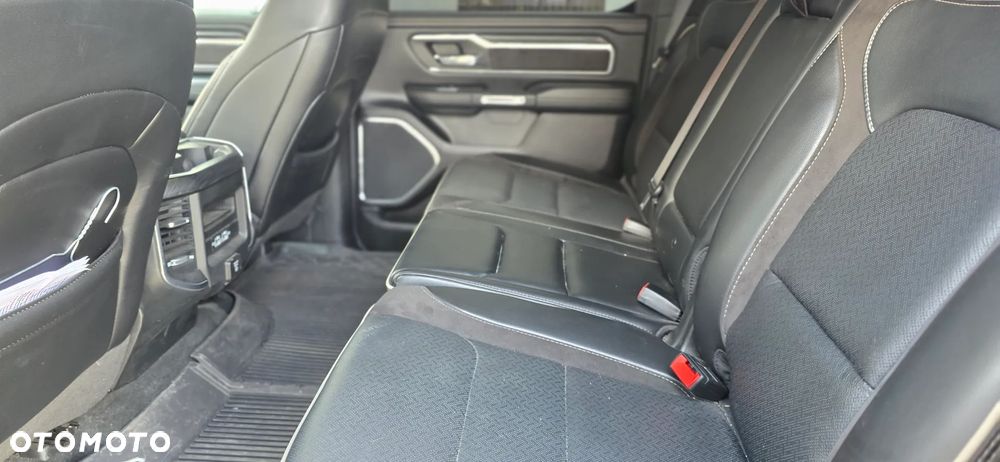 RAM 1500 - 12