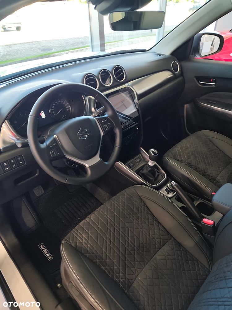 Suzuki Vitara 1.4 Boosterjet mHEV Elegance 4WD - 23