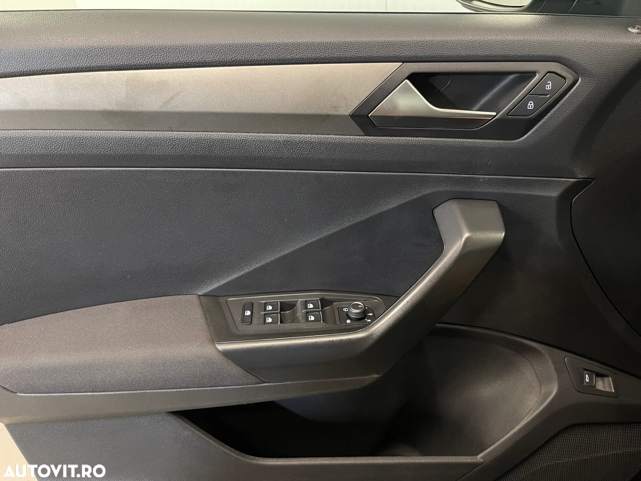 Volkswagen T-ROC 1.0 TSI Design - 23