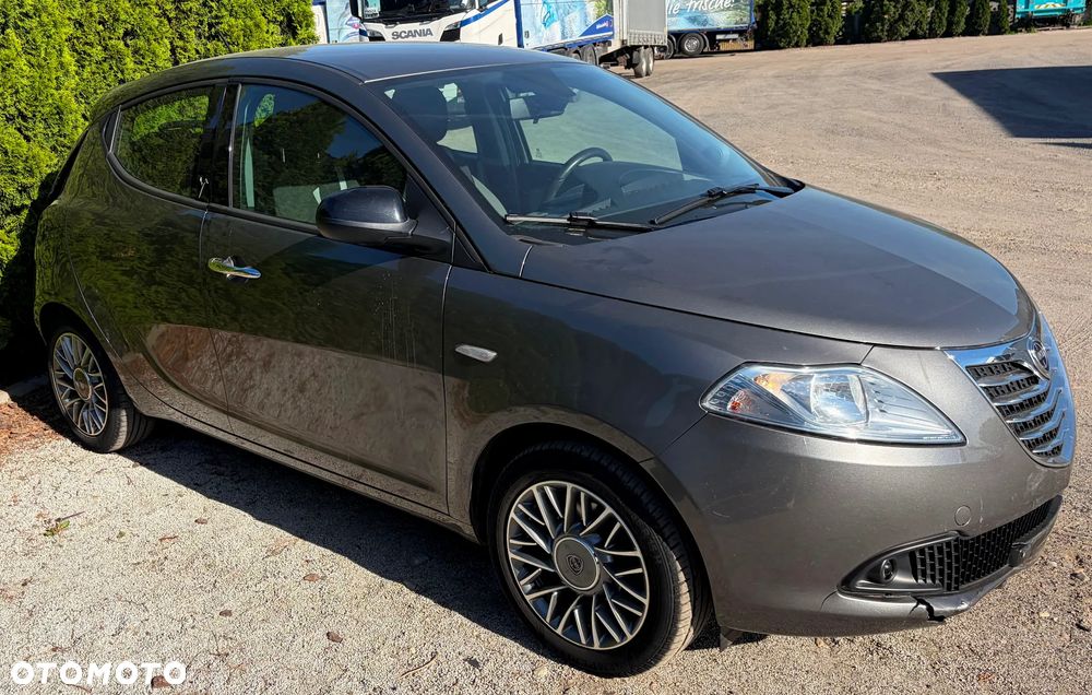 Lancia Ypsilon 1.2 8V Gold - 33