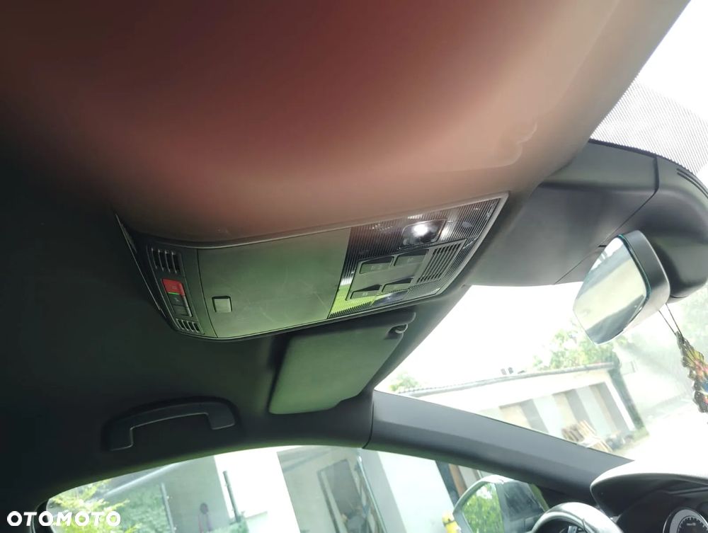 Skoda Superb 2.0 TDI L&K DSG - 18