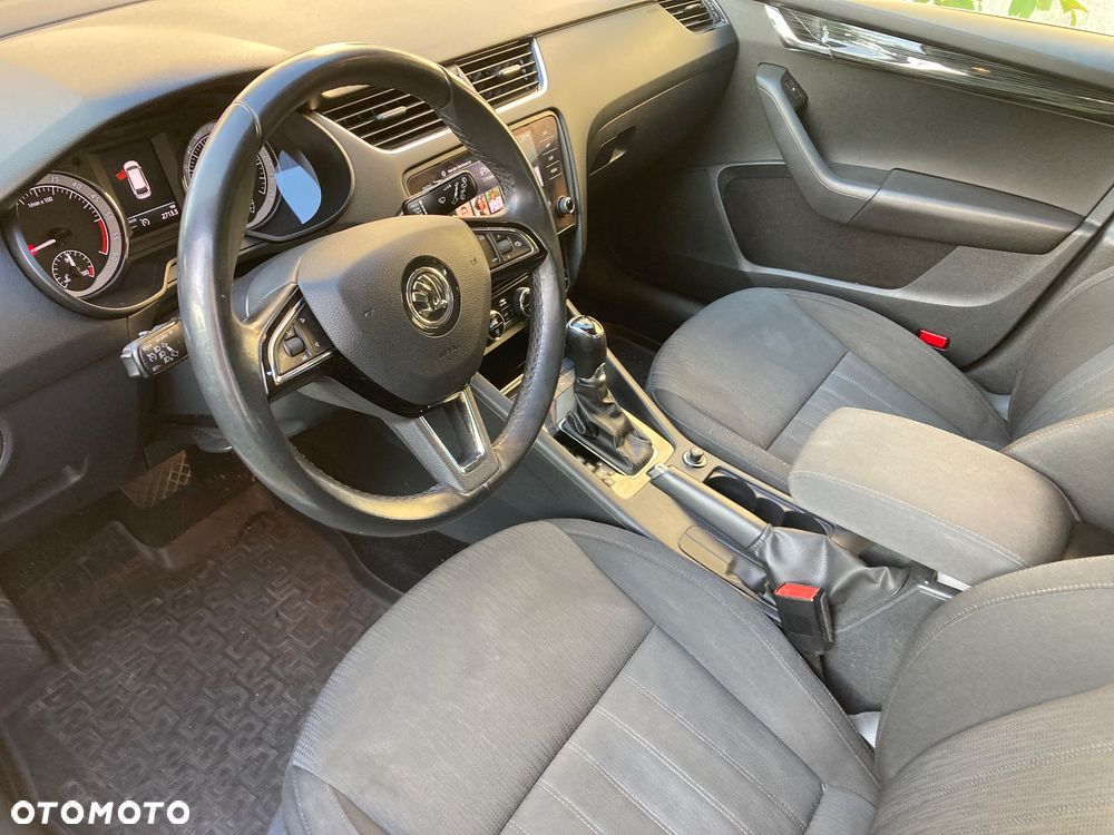Skoda Octavia 2.0 TDI Ambition DSG - 18
