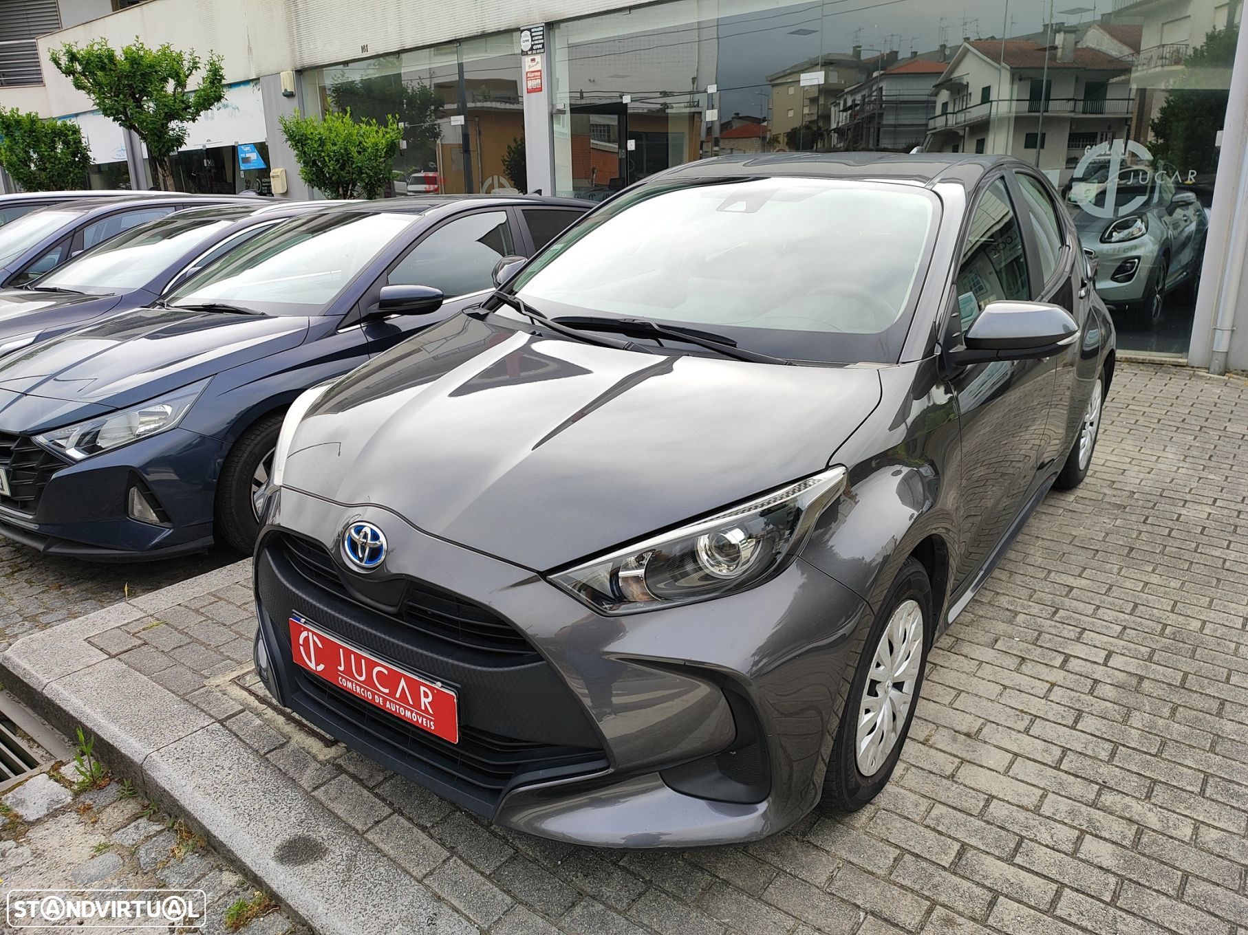Toyota Yaris - 1