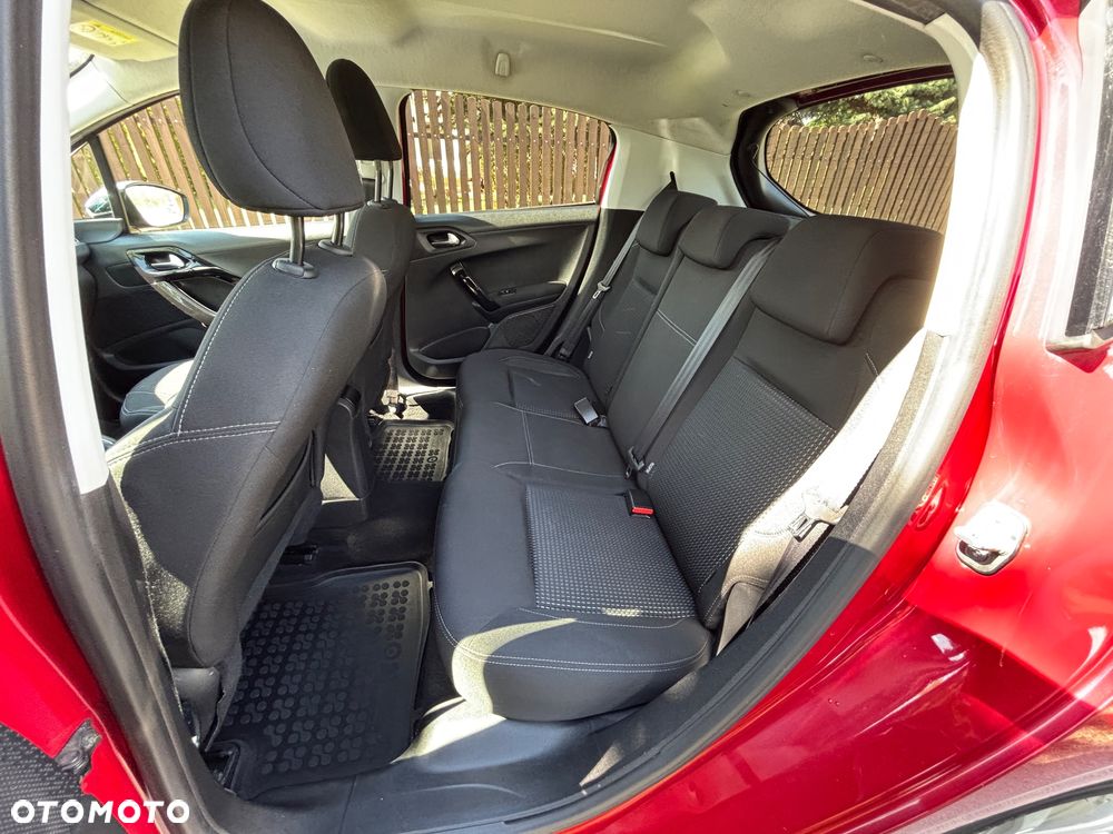 Peugeot 208 1.2 PureTech Allure - 19