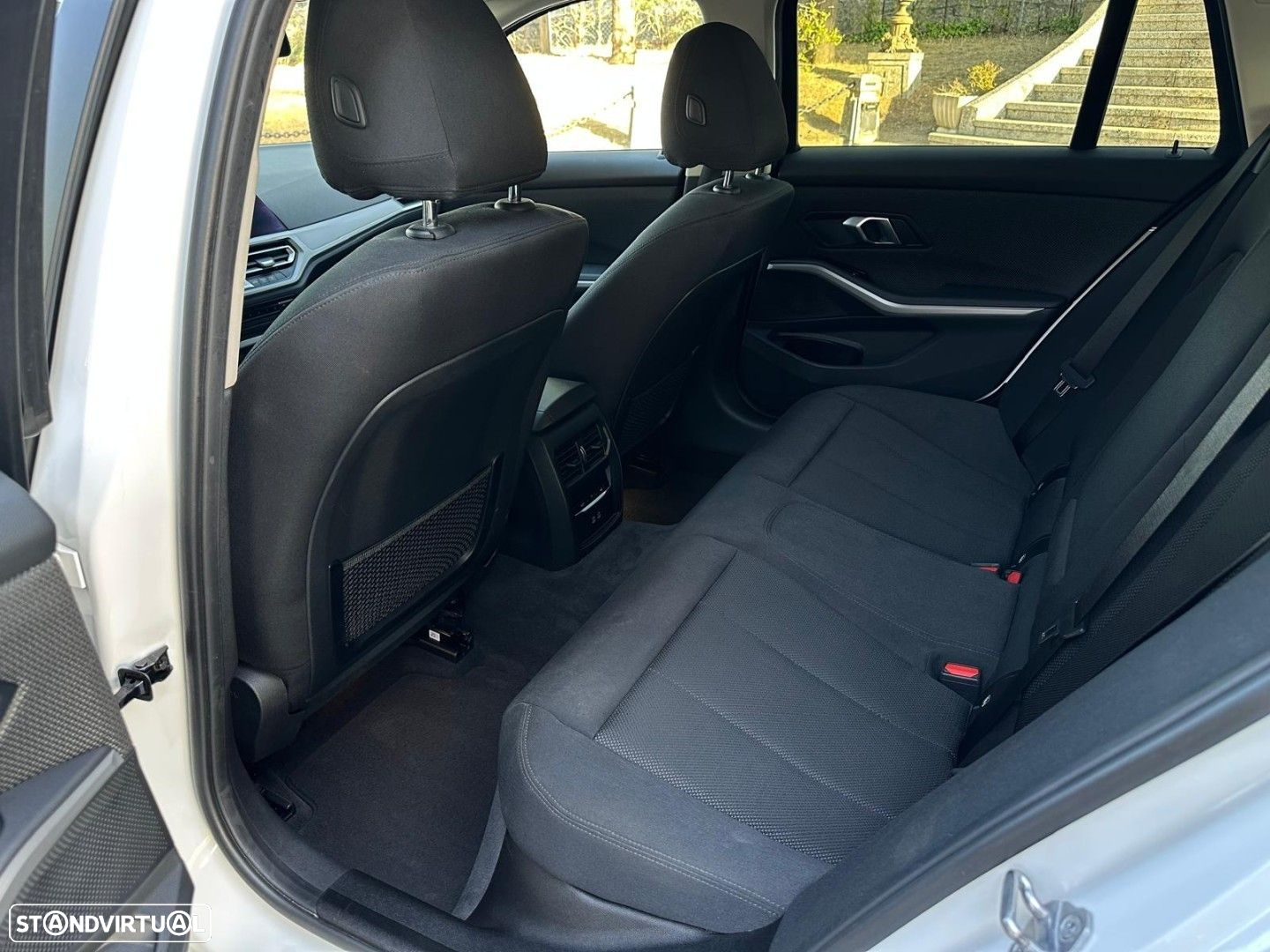 BMW 330 e Touring Corporate Edition Auto - 34