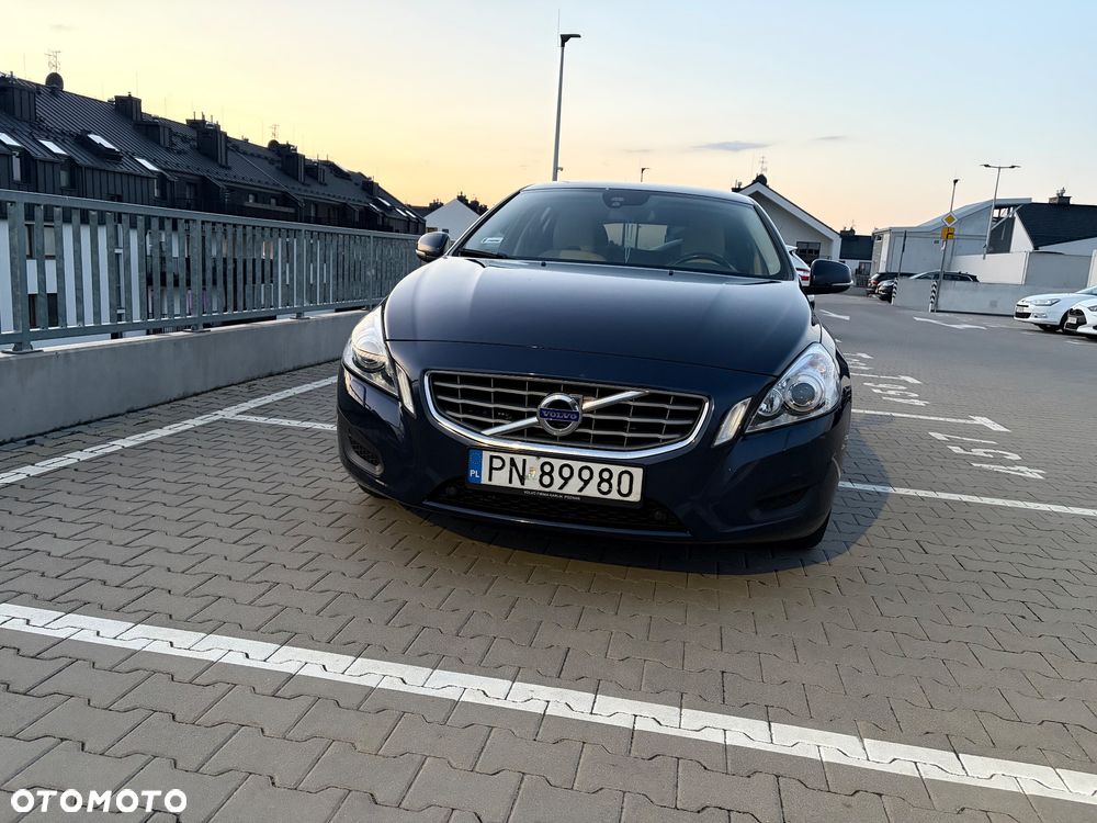 Volvo V60 D4 Geartronic Momentum - 3