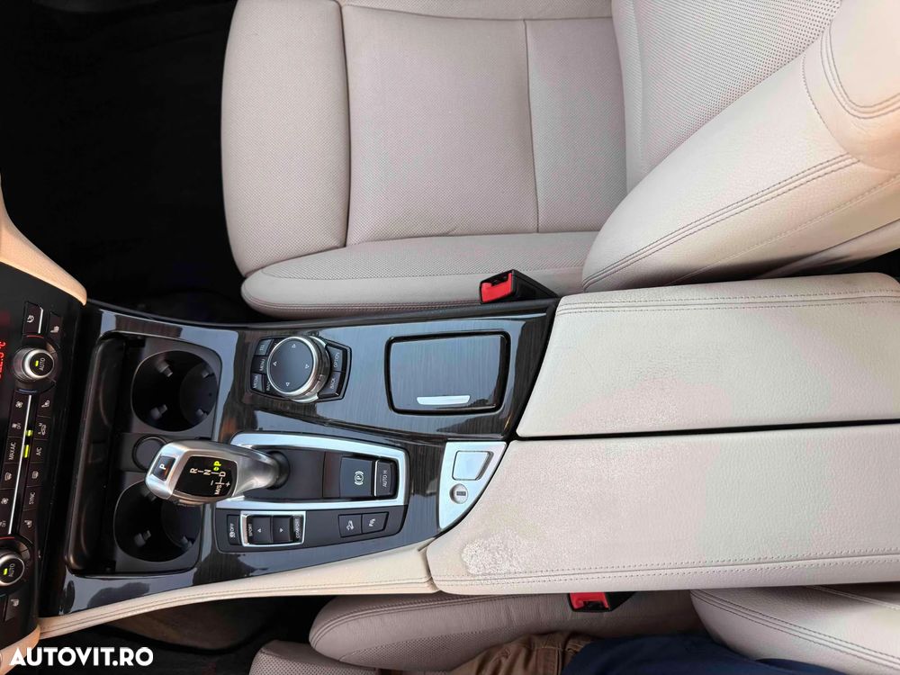 BMW Seria 5 530d xDrive Touring Aut. Luxury Line - 24