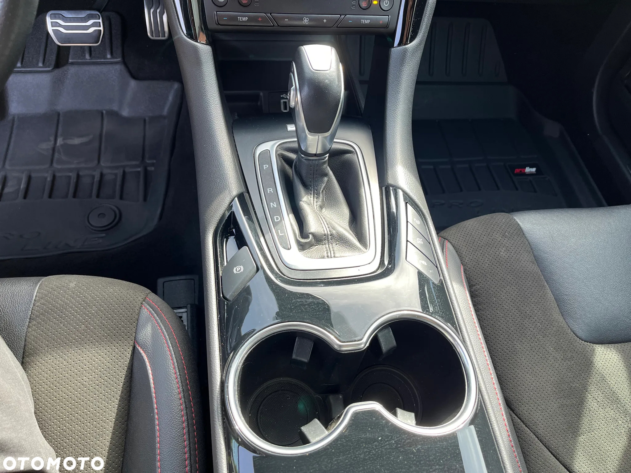 Ford Mondeo - 12
