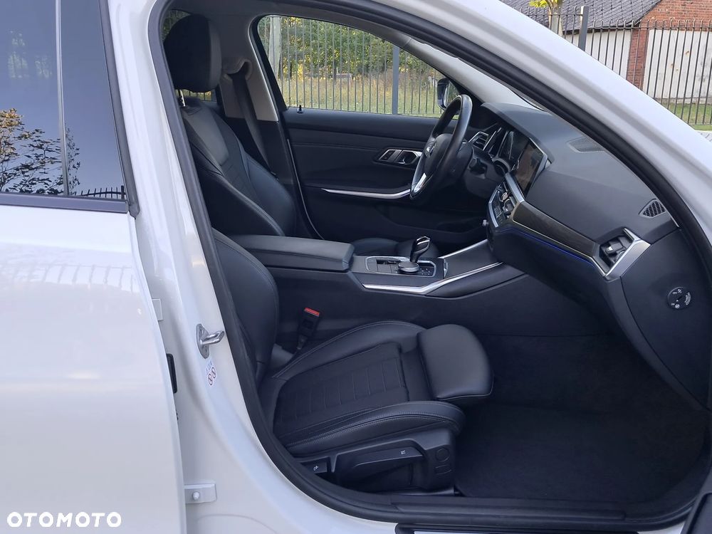 BMW Seria 3 320d Advantage sport - 30
