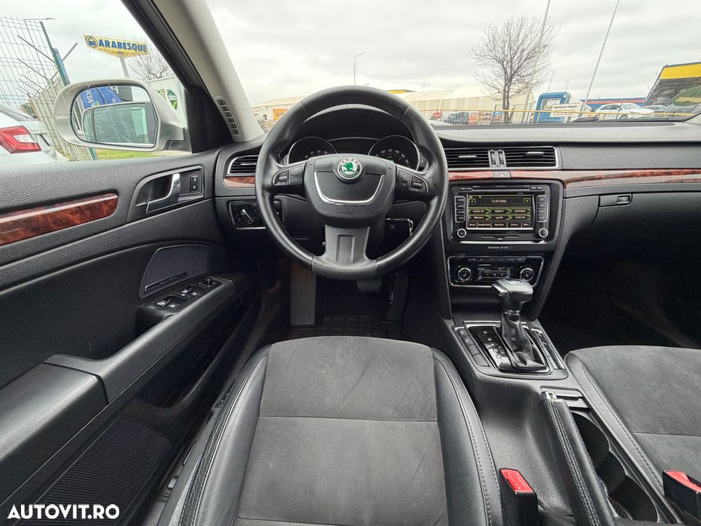 Skoda Superb 2.0 TDI Elegance DSG - 24