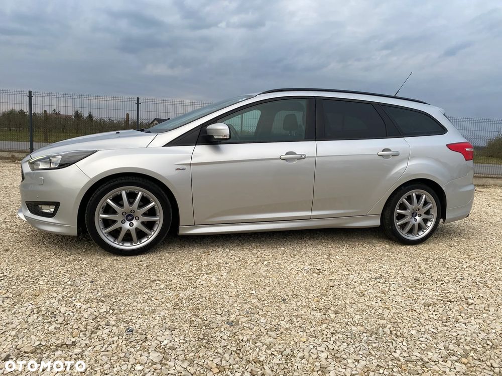 Ford Focus 1.5 EcoBlue Start-Stopp-System ST-LINE - 4
