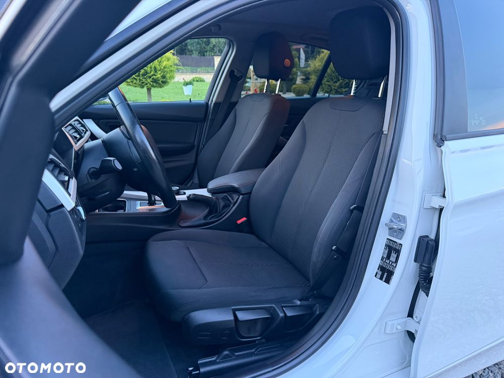 BMW Seria 3 318i Advantage - 21