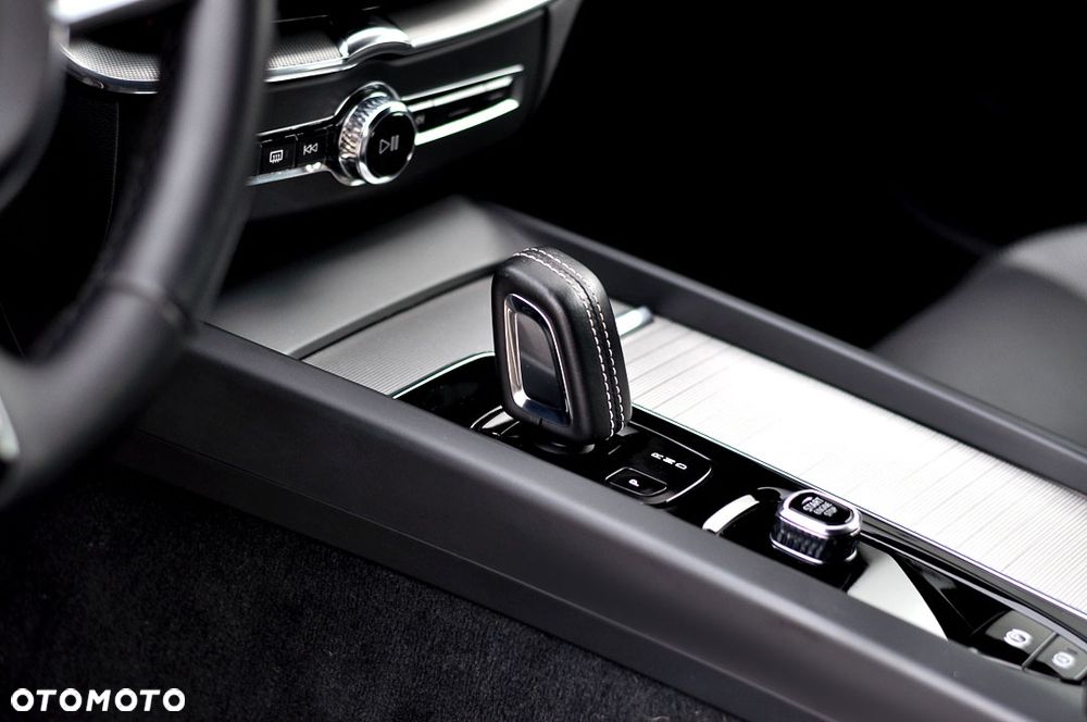 Volvo XC 60 B5 D AWD Geartronic RDesign - 17