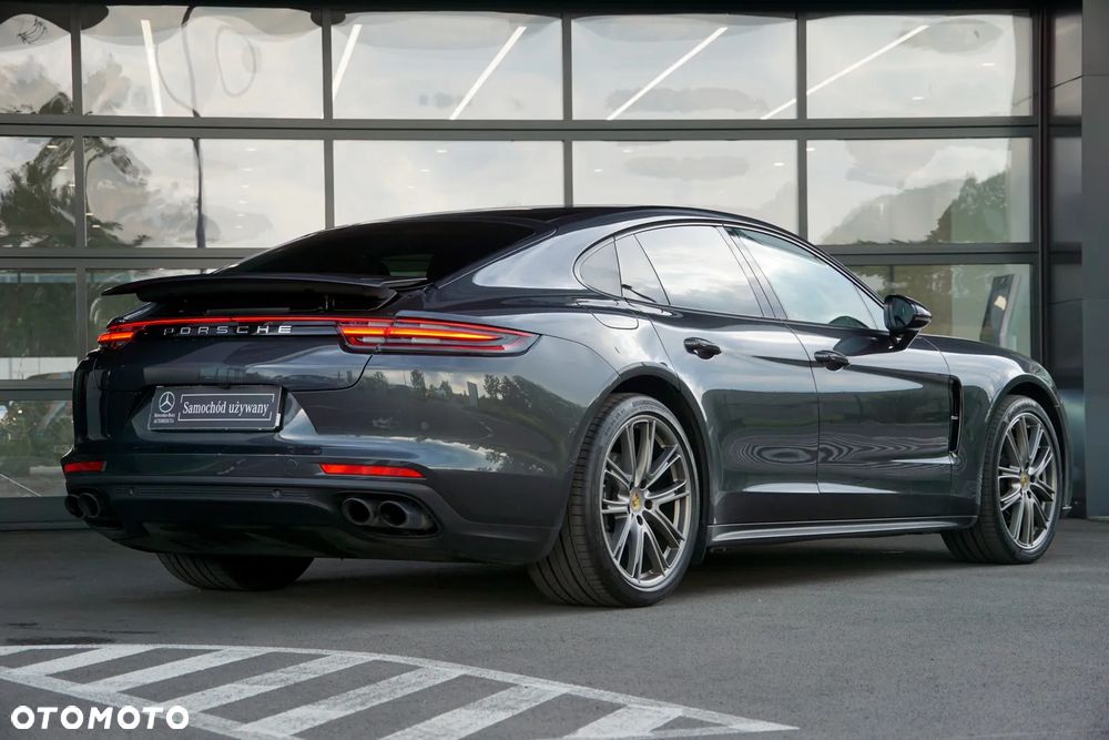 Porsche Panamera 4 - 8