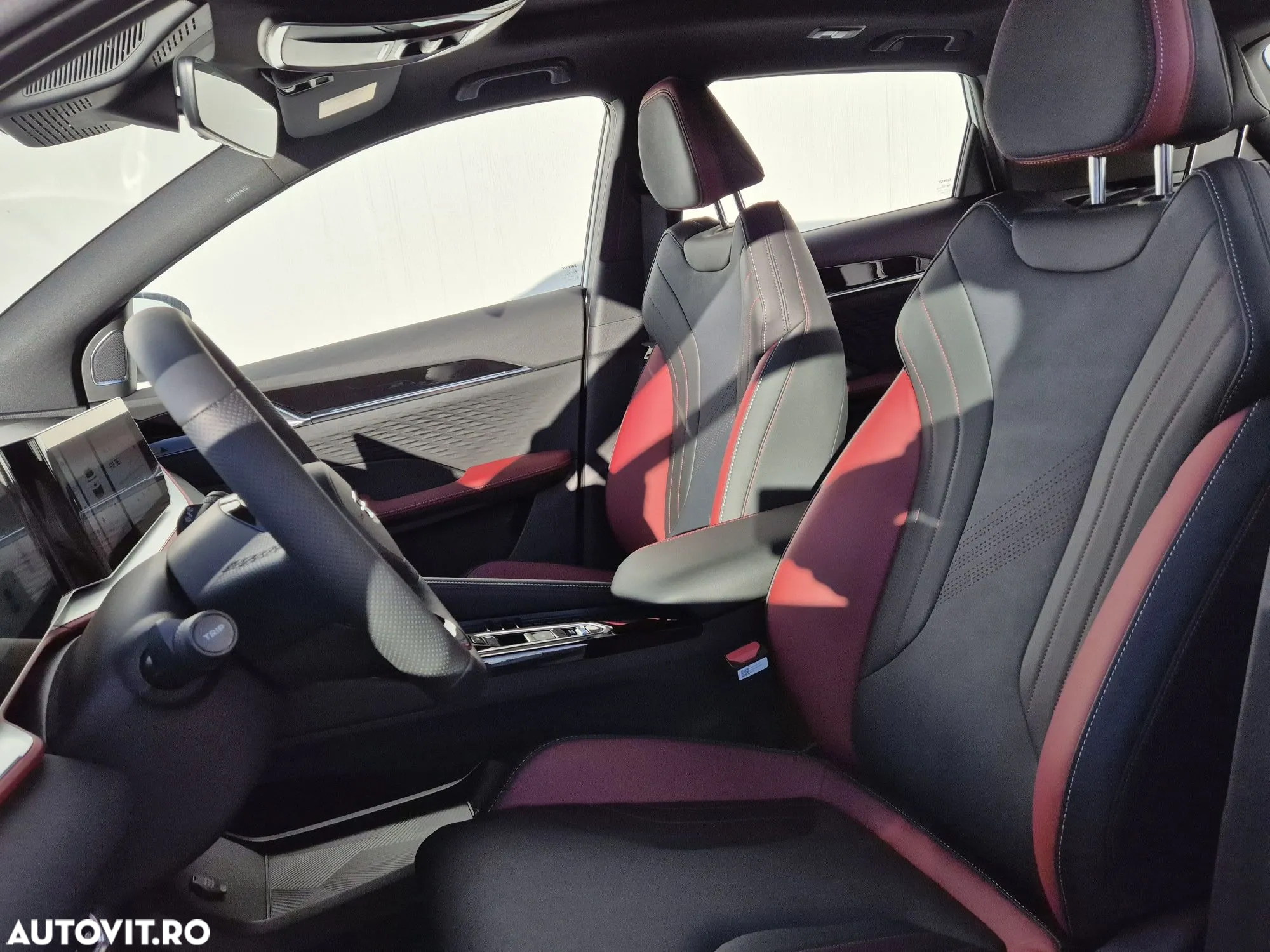 Geely Coolray - 11